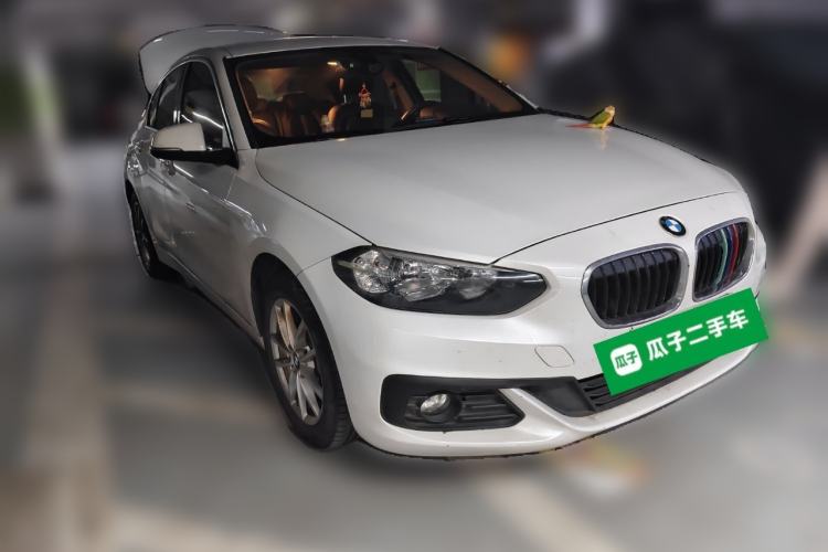 Used BMW 1 Series 2017 118i Fashion Model Front Right 45 Deg