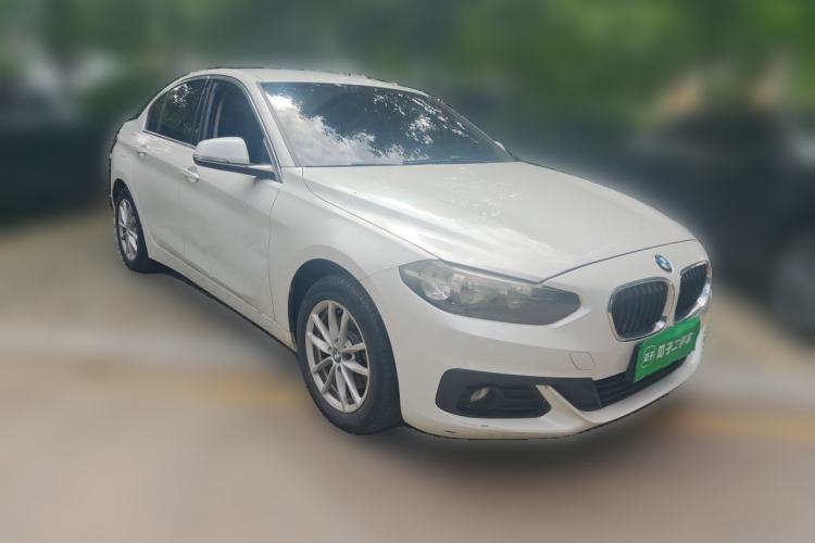 Used BMW 1 Series 2017 118i Fashion Model Front Right 45 Deg