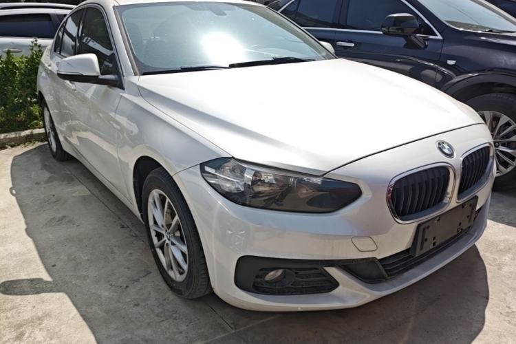 Used BMW 1 Series 2017 118i Fashion Model Front Right 45 Deg