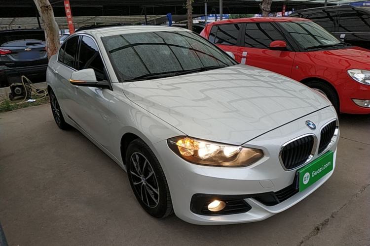 Used BMW 1 Series 2017 118i Fashion Model Front Right 45 Deg