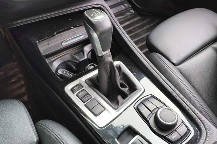 Used BMW 1 Series 2017 118i Sport Edition Gear Lever