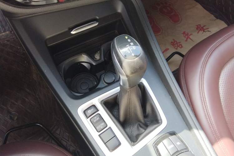 Used BMW 1 Series 2017 118i Fashion Model Gear Lever