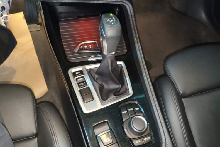 Used BMW 1 Series 2017 118i Sport Edition Gear Lever