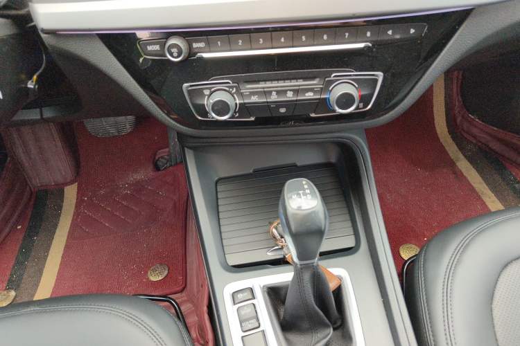 Used BMW 1 Series 2017 118i Fashion Model Gear Lever