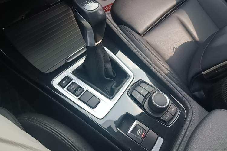 Used BMW 1 Series 2017 118i Sport Edition Gear Lever