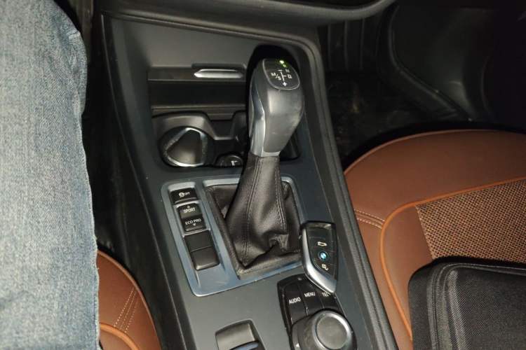 Used BMW 1 Series 2017 118i Fashion Model Gear Lever