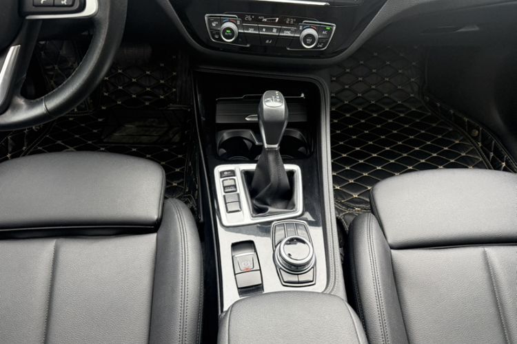 Used BMW 1 Series 2017 118i Design Package Model Gear Lever