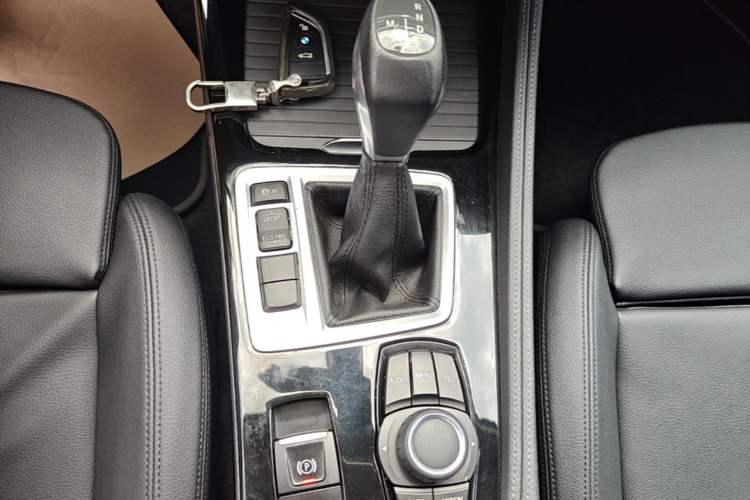 Used BMW 1 Series 2017 118i Sport Edition Gear Lever