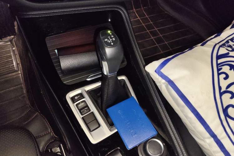 Used BMW 1 Series 2017 118i Sport Edition Gear Lever