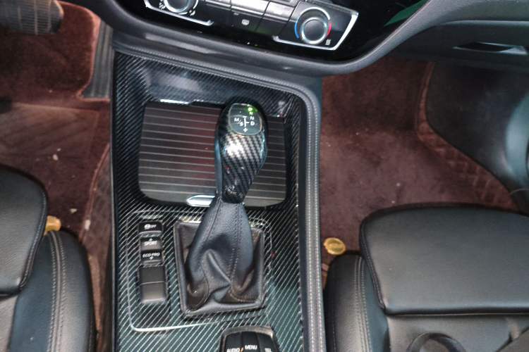 Used BMW 1 Series 2017 118i Sport Edition Gear Lever