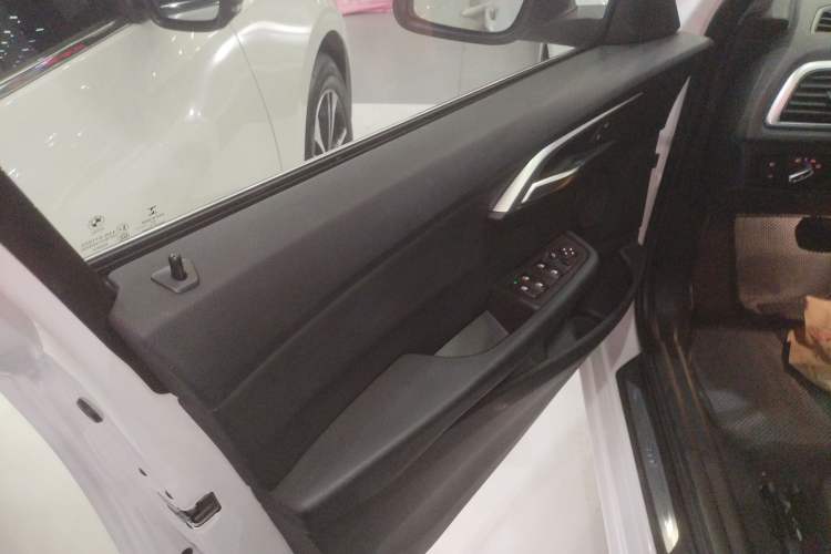 Used BMW 1 Series 2017 118i Design Package Model Interior 4