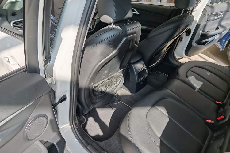 Used BMW 1 Series 2017 118i Sport Edition Interior 4