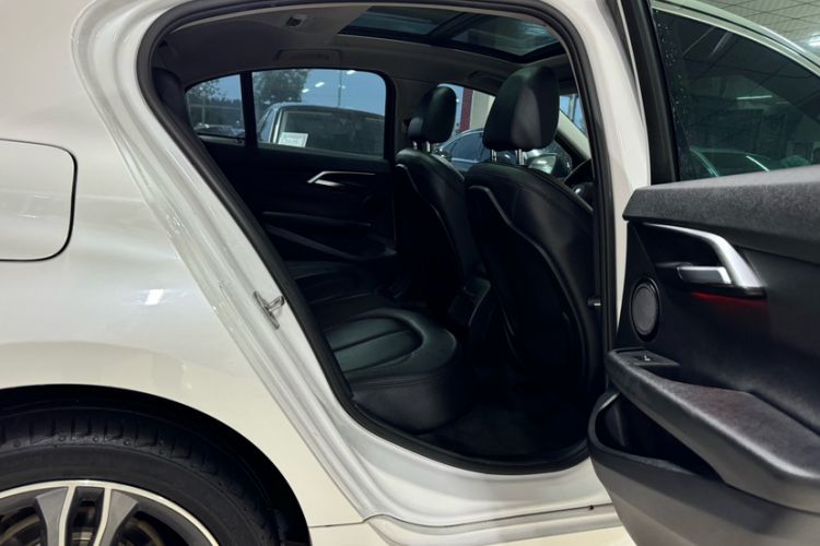 Used BMW 1 Series 2017 118i Sport Edition Interior 4