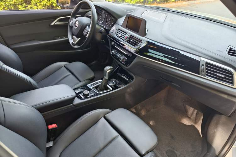 Used BMW 1 Series 2017 118i Sport Edition Interior 4