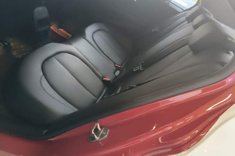 Used BMW 1 Series 2017 118i Sport Edition Interior 4