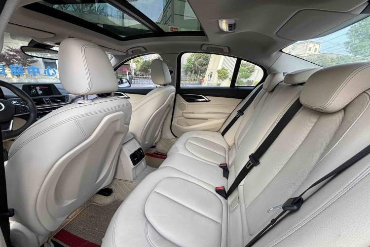 Used BMW 1 Series 2017 118i Design Package Model Interior 4