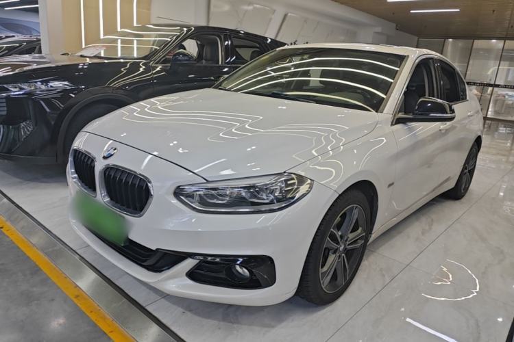Used BMW 1 Series 2017 118i Sport Edition Guazi used car, China used car export, Used car for sale, Used BMW cars, Cheapest cars for sale