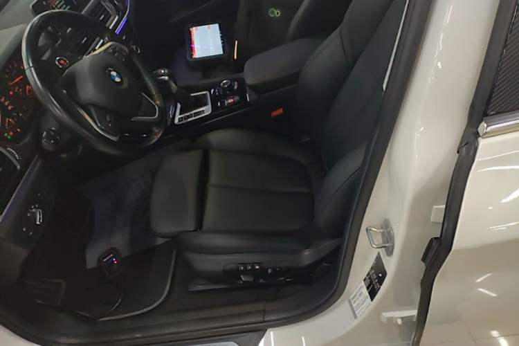 Used BMW 1 Series 2017 118i Sport Edition Left Front Seat