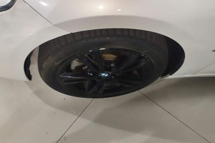 Used BMW 1 Series 2017 118i Design Package Model Left Front Wheel Hub