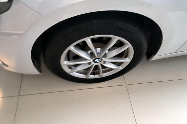 Used BMW 1 Series 2017 118i Fashion Model Left Front Wheel Hub