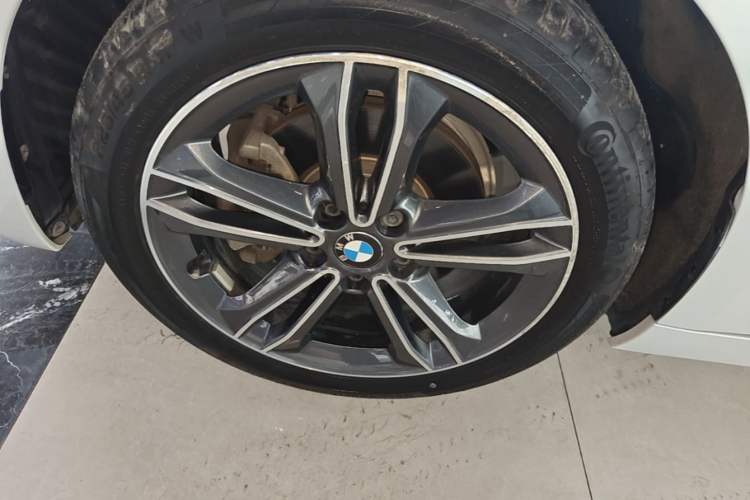 Used BMW 1 Series 2017 118i Sport Edition Left Front Wheel Hub