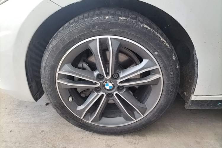 Used BMW 1 Series 2017 118i Sport Edition Left Front Wheel Hub