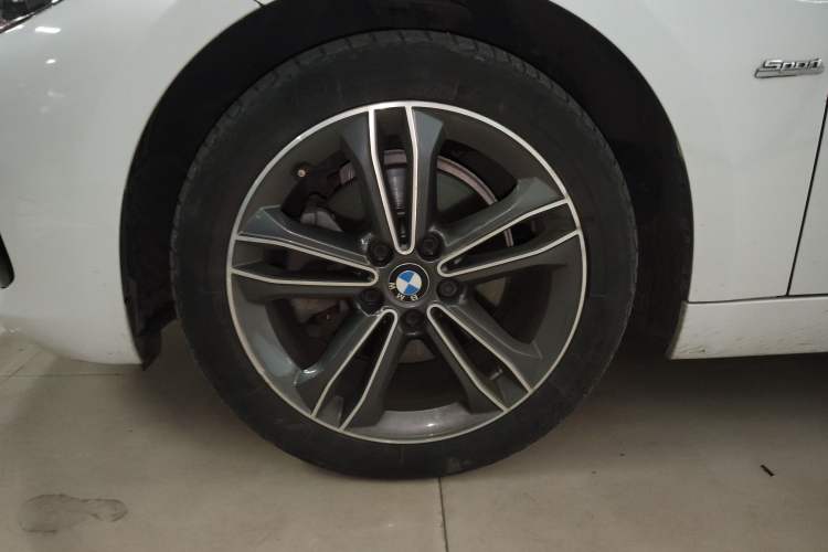 Used BMW 1 Series 2017 118i Sport Edition Left Front Wheel Hub