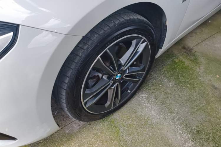 Used BMW 1 Series 2017 118i Sport Edition Left Front Wheel Hub