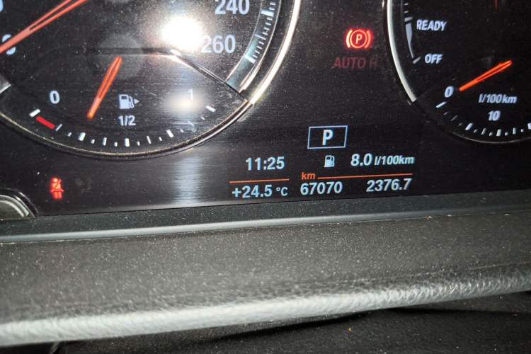 Used BMW 1 Series 2017 118i Sport Edition Odometer Close Up