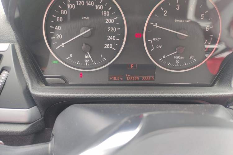 Used BMW 1 Series 2017 118i Fashion Model Odometer Close Up