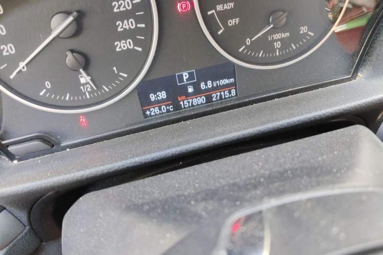 Used BMW 1 Series 2017 118i Fashion Model Odometer Close Up