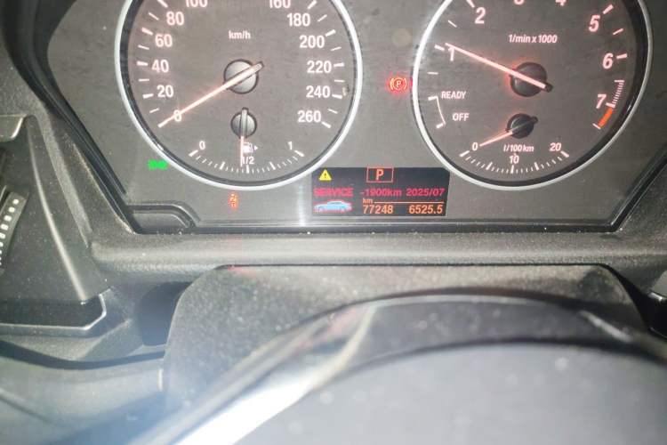 Used BMW 1 Series 2017 118i Design Package Model Odometer Close Up