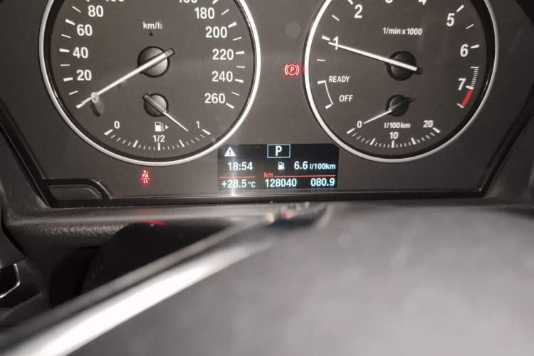 Used BMW 1 Series 2017 118i Sport Edition Odometer Close Up