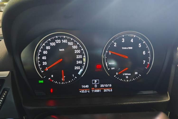 Used BMW 1 Series 2017 118i Design Package Model Odometer Close Up