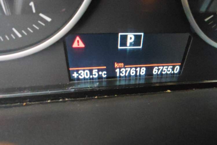 Used BMW 1 Series 2017 118i Sport Edition Odometer Close Up