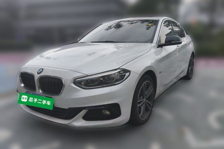 Used BMW 1 Series 2017 118i Sport Edition Guazi used car, China used car export, Used car for sale, Used BMW cars, Cheapest cars for sale
