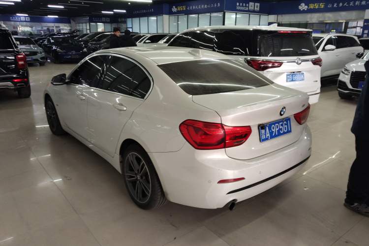 Used BMW 1 Series 2017 118i Sport Edition Rear Left 45 Deg