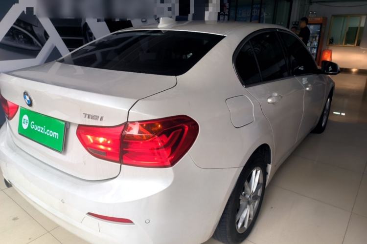 Used BMW 1 Series 2017 118i Fashion Model Rear Right 45 Deg