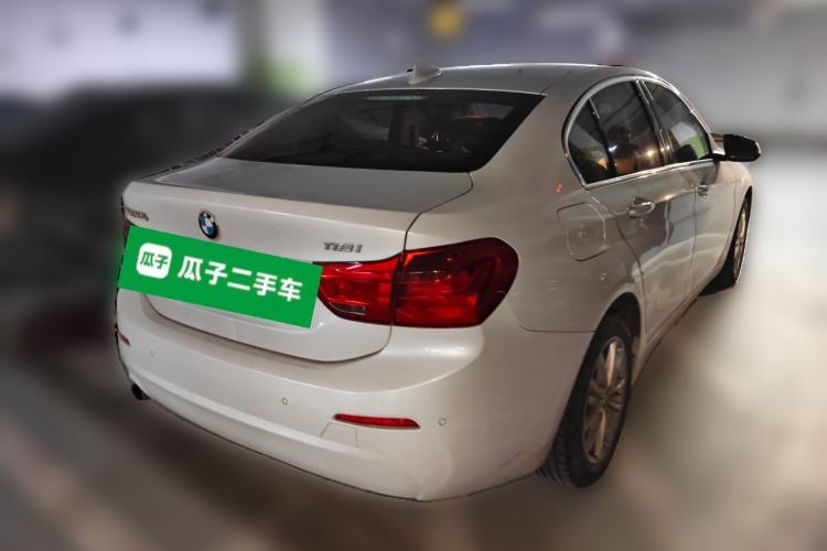 Used BMW 1 Series 2017 118i Fashion Model Rear Right 45 Deg