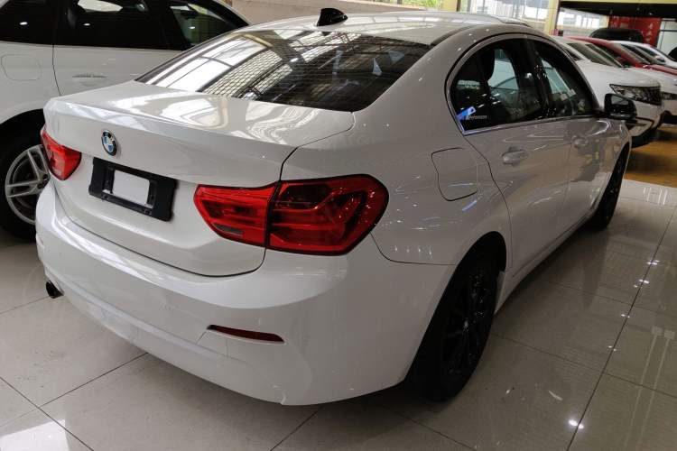 Used BMW 1 Series 2017 118i Fashion Model Rear Right 45 Deg