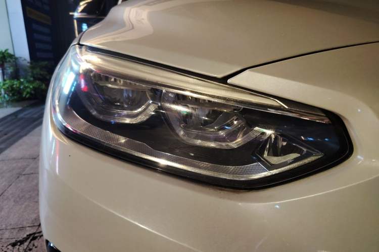 Used BMW 1 Series 2017 120i Design Package Model Right Front Headlight