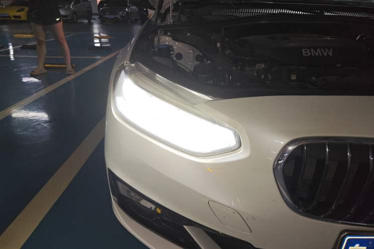 Used BMW 1 Series 2017 118i Sport Edition Right Front Headlight