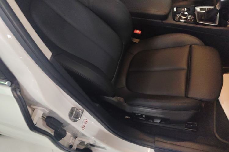 Used BMW 1 Series 2017 118i Design Package Model Right Front Seat