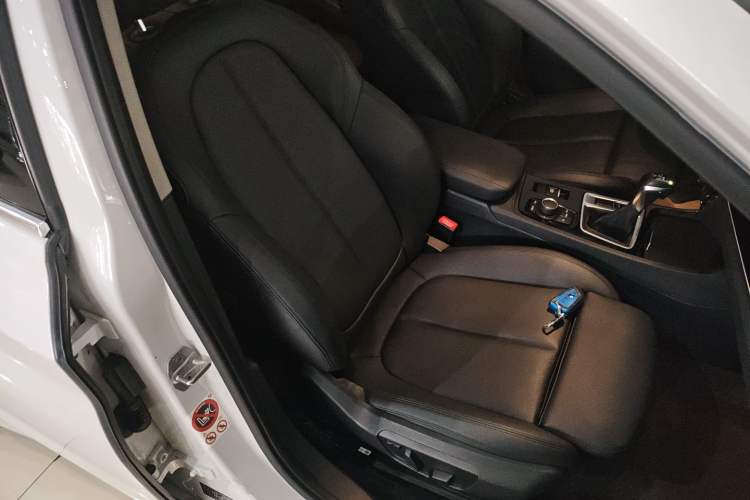 Used BMW 1 Series 2017 118i Sport Edition Right Front Seat