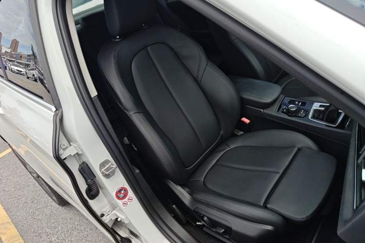Used BMW 1 Series 2017 118i Sport Edition Right Front Seat