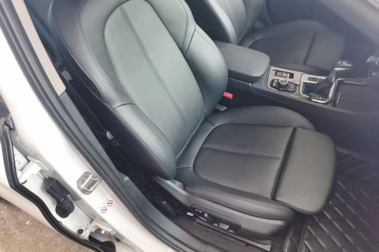 Used BMW 1 Series 2017 118i Sport Edition Right Front Seat
