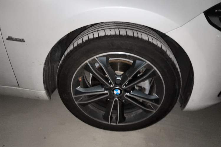 Used BMW 1 Series 2017 118i Sport Edition Right Front Wheel Hub