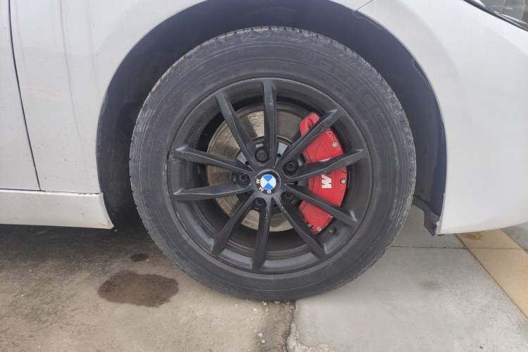 Used BMW 1 Series 2017 118i Fashion Model Right Front Wheel Hub