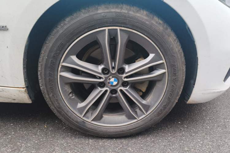 Used BMW 1 Series 2017 118i Sport Edition Right Front Wheel Hub