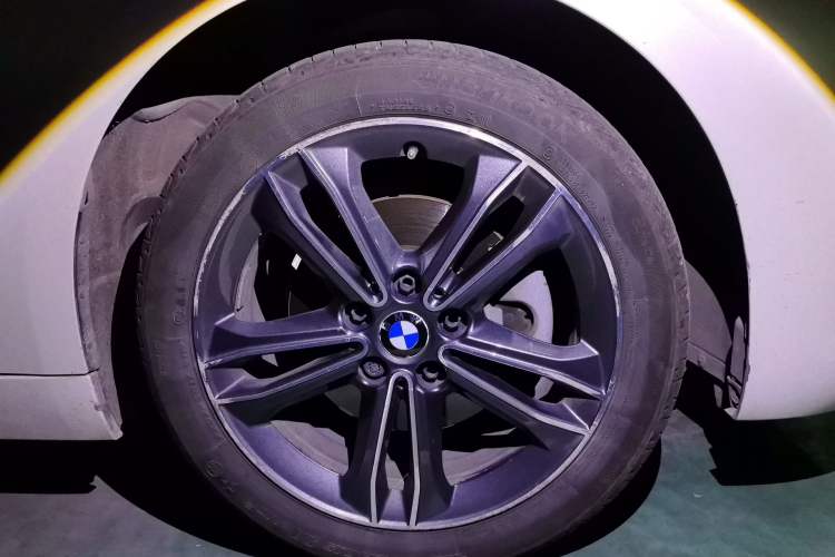 Used BMW 1 Series 2017 118i Sport Edition Right Front Wheel Hub